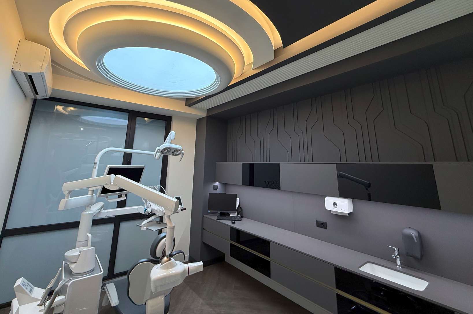 Photo of prosthodontia room from clinic