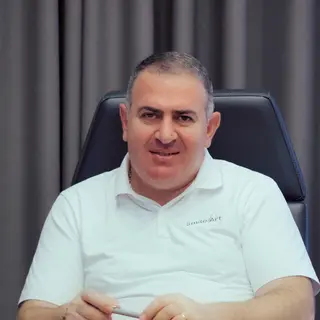 Dr. Vardges Sahakyan, founder of SmileArt