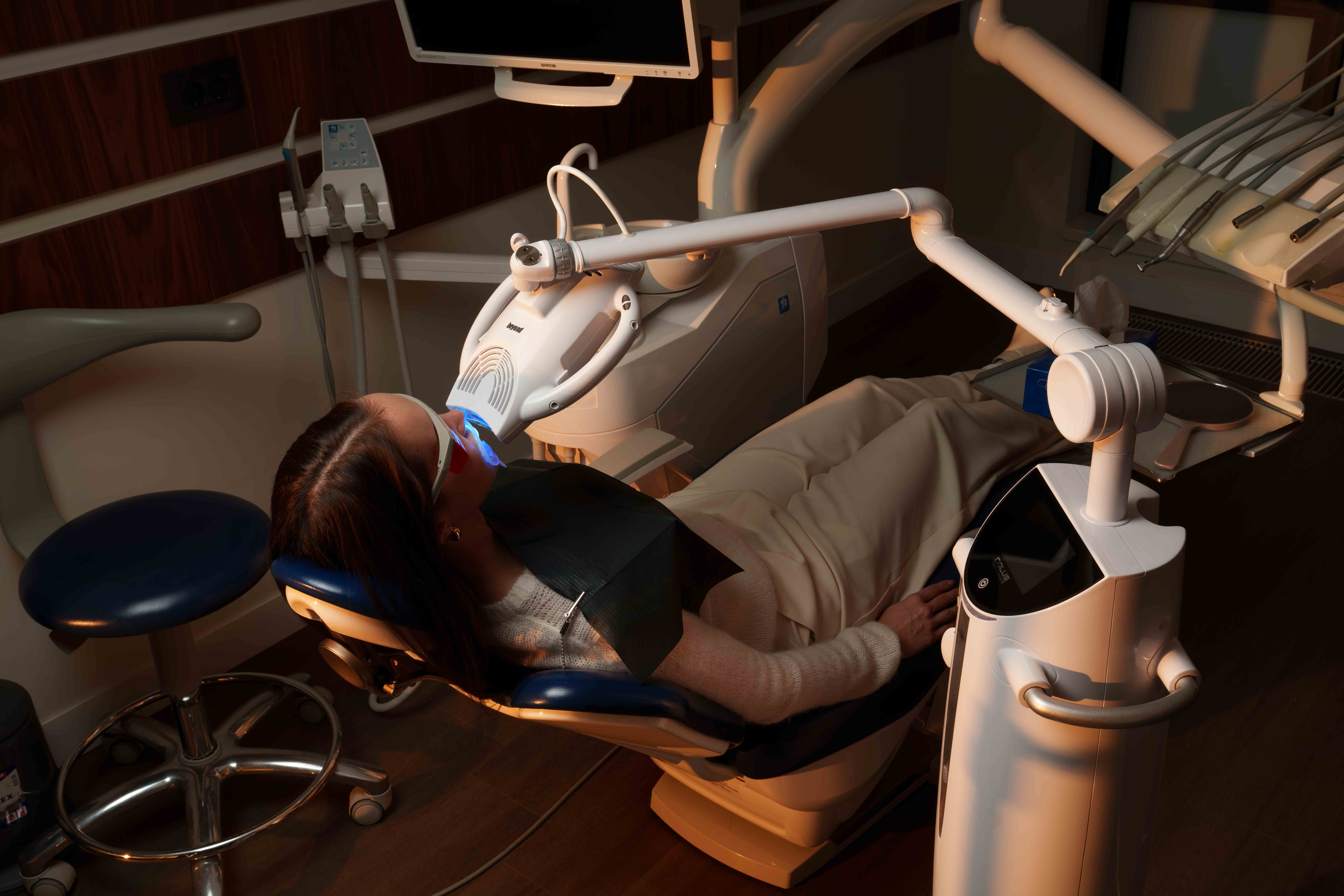 Periodontal treatment at SmileArt